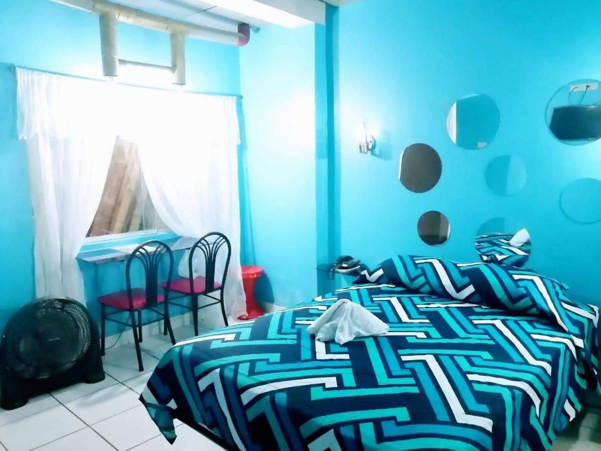 Stylus Hotel Икитос Экстерьер фото